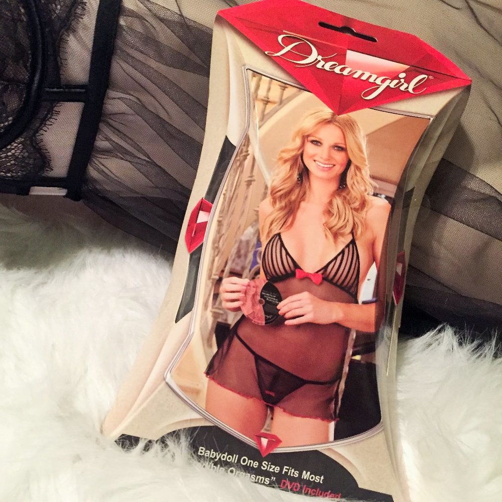 BABYDOLL SET WITH MATCHING G-STRING + DVD